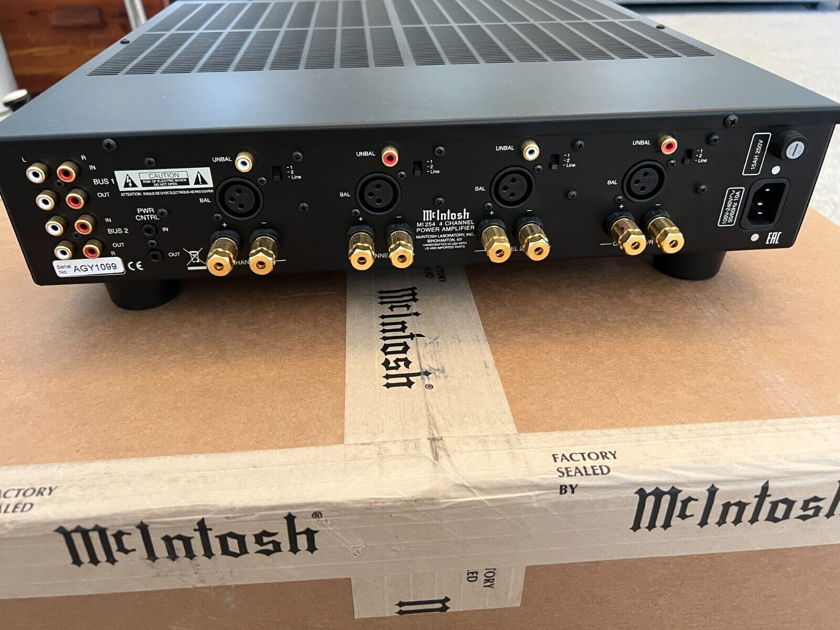 McIntosh MI254 4-Channel Digital Amplifier In Excellent Condition