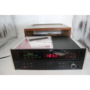 McIntosh MR7083 AM/FM Digital Tuner in Cabinet - Excellent