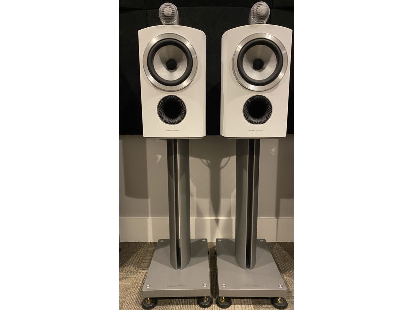 B&W 805 D3 Loudspeakers (w/ Stands, Matte White)