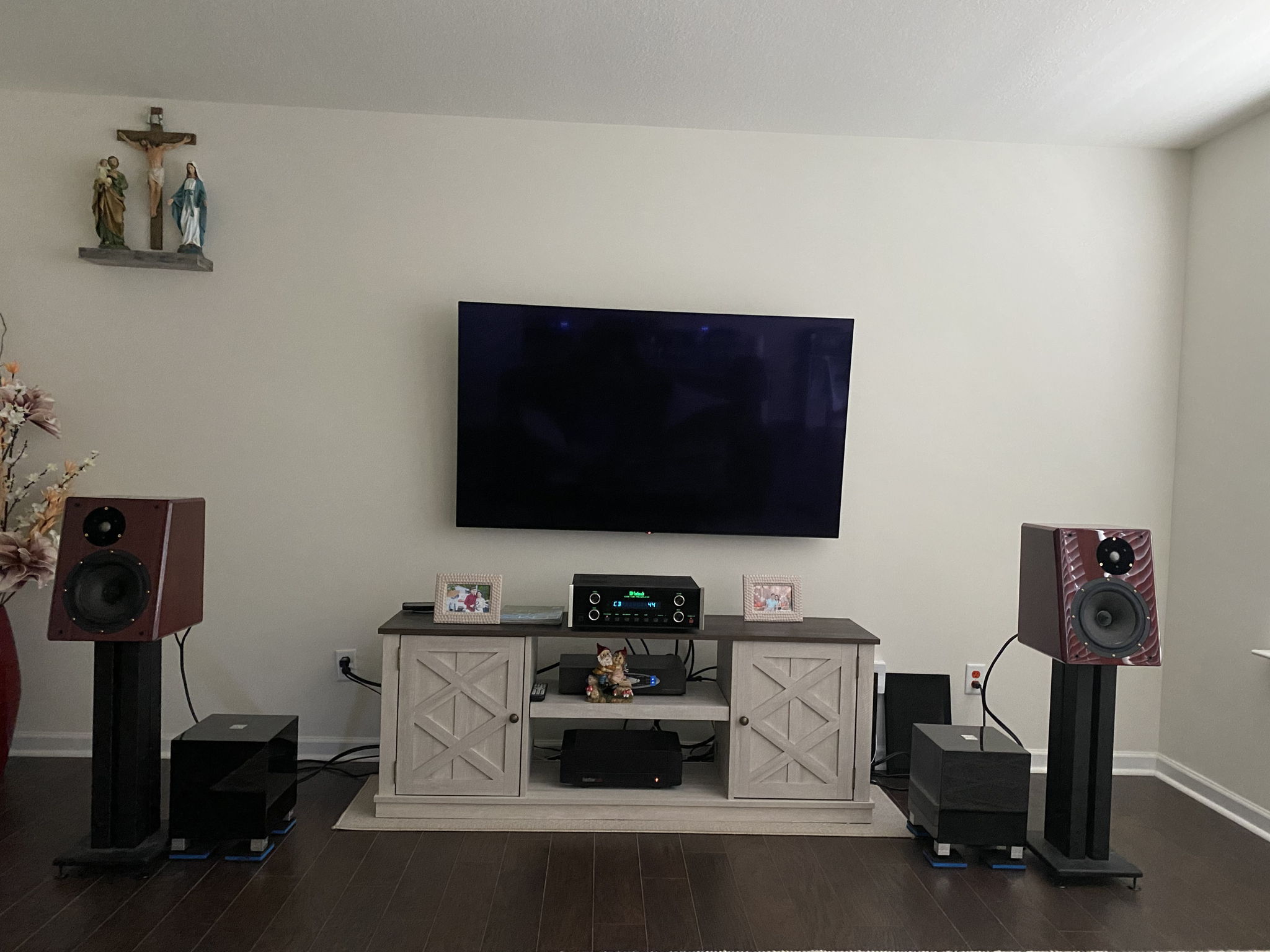 Mcintosh C2300 and MM De Capo BE