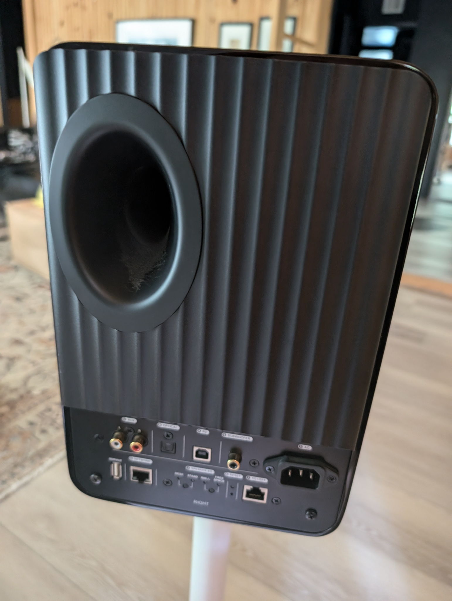 KEF LS50 Wireless 3