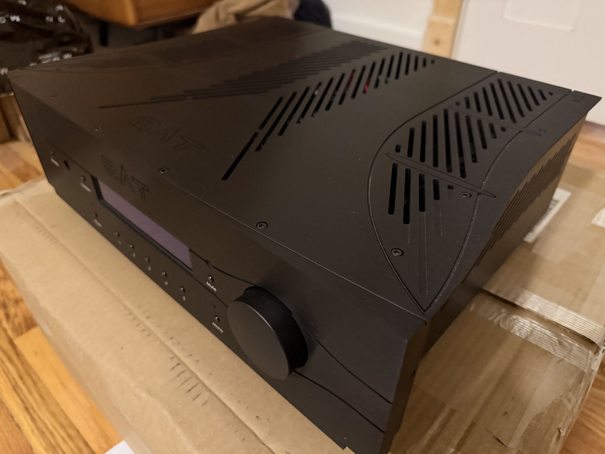 BAT VK-3500 Tube Hybrid Integrated Amp...New EH Gold Pi...