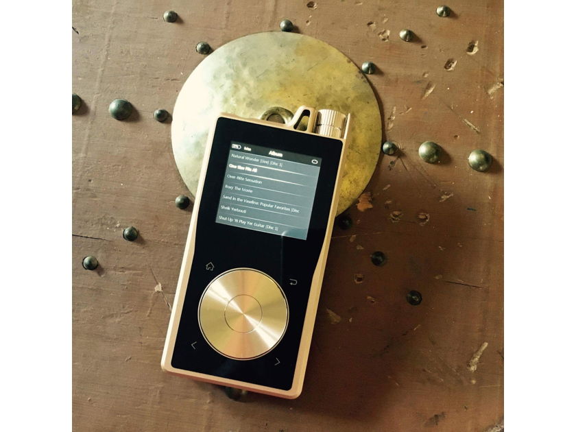 Questyle QPR1 High Resolution Digital Audio Player -GOLD-BRAND NEW IN BOX