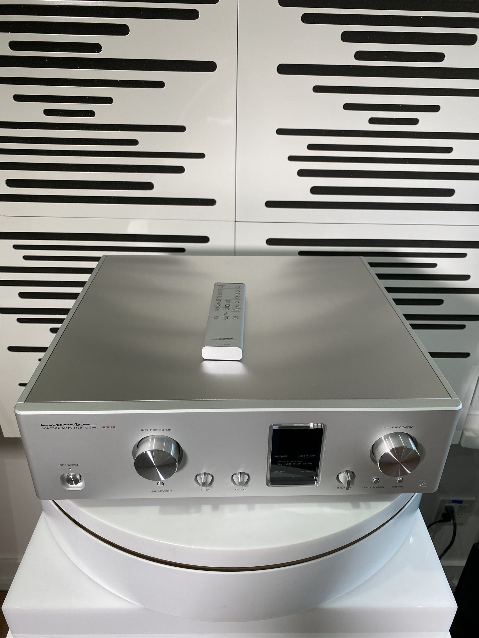 LUXMAN C-900u PREAMPLIFIER 8