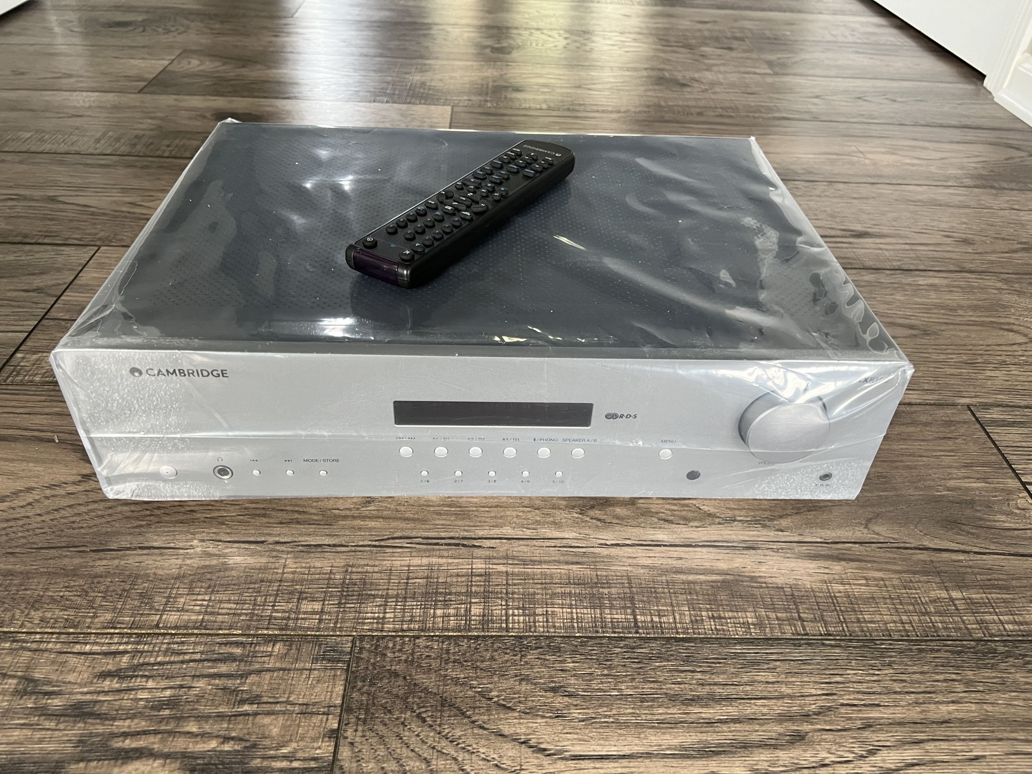 Cambridge Audio AXR100 10