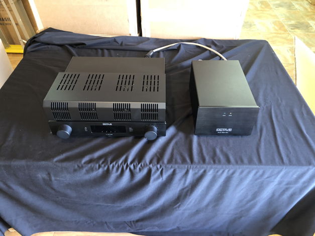 Octave Audio V-40 SE and MC Phono Stage