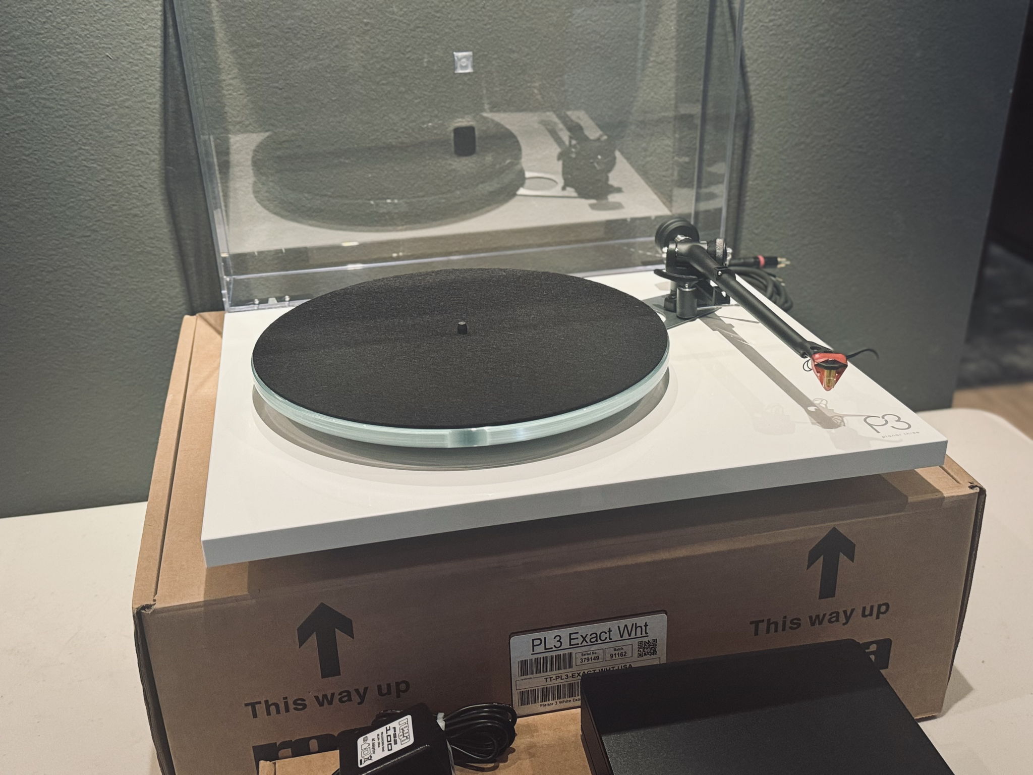 REGA PLANAR 3 WITH EXACT TURNTABLE in WHITE! 3