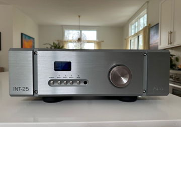 Pass Labs INT-25 Class A Integrated Amp ~ Excellent Con...