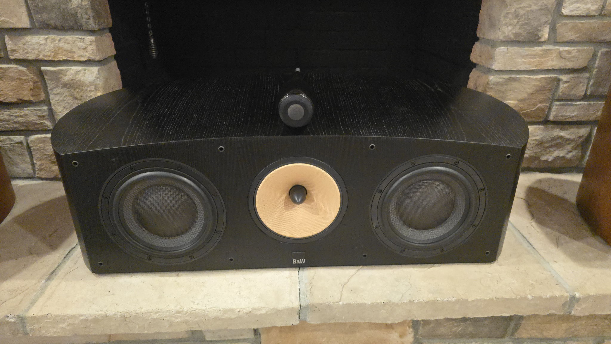 B&W (Bowers & Wilkins) HTM-2D