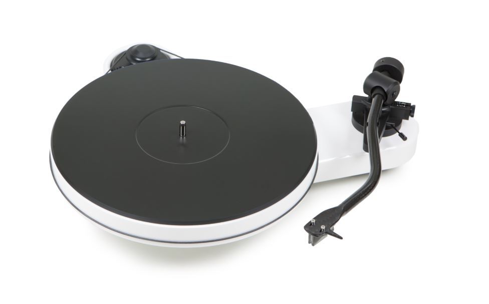Pro-Ject Audio Systems RPM-3 Carbon Turntable w/ Upgrad...