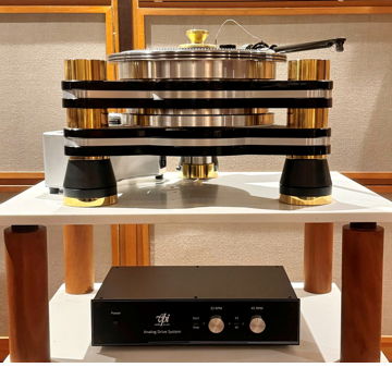VPI Industries Titan Gold Limited Edition with VPI Fatb...