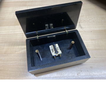 Aidas Mammoth Gold Sapphire Mk1 Low Hours Mint!