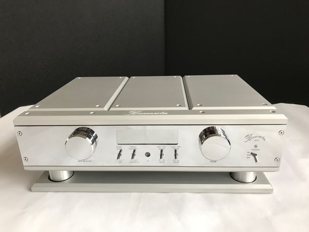 Burmester 077 Preamplifier with Reference Power Supply