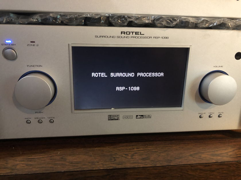 Rotel RSP-1098 surround processor w/ orig remote in ex condition.