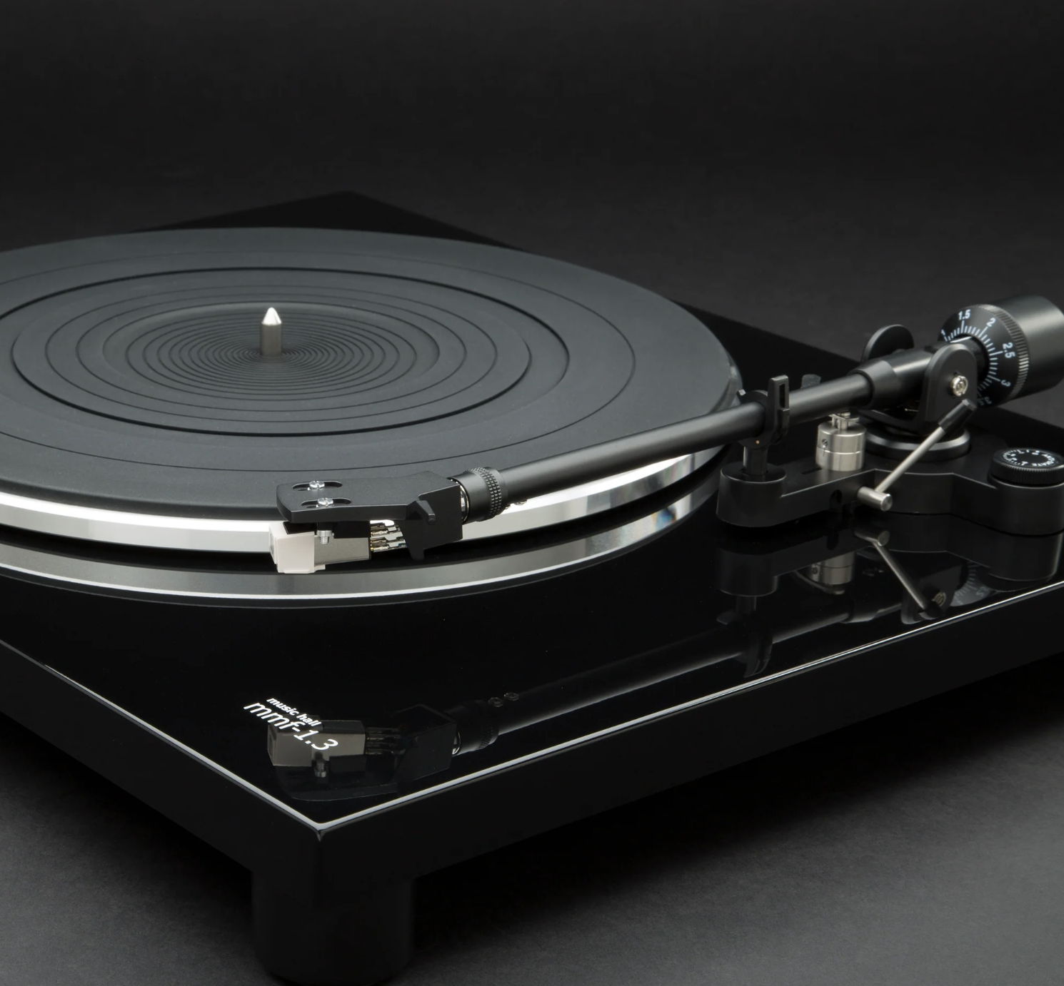 Music Hall MMF 1. 3 Turntable