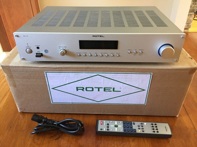 Rotel RA-12 integrated amp -- excellent condition