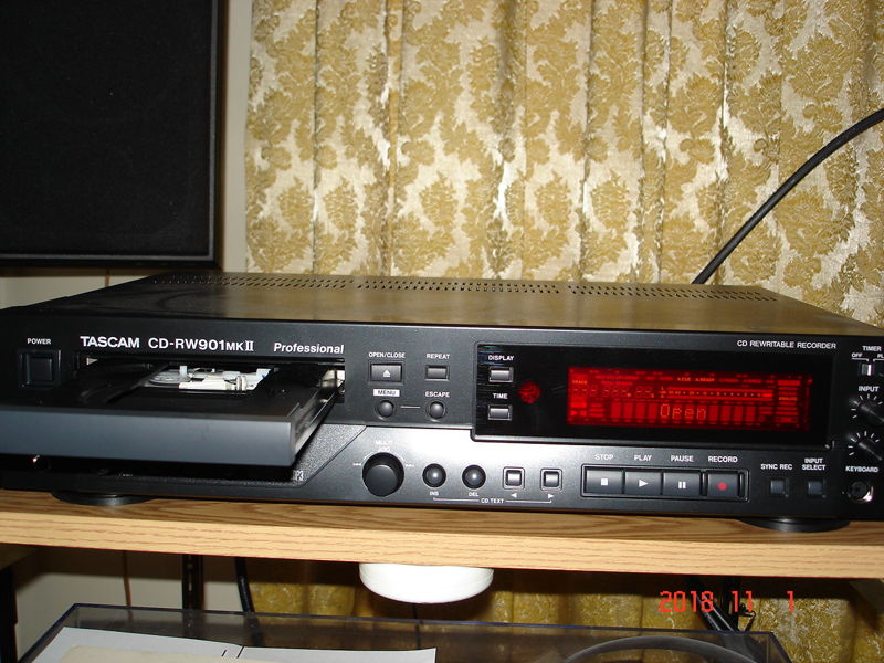 CD-RW901 MKⅡ CDレコーダー 【現状品】TASCAM