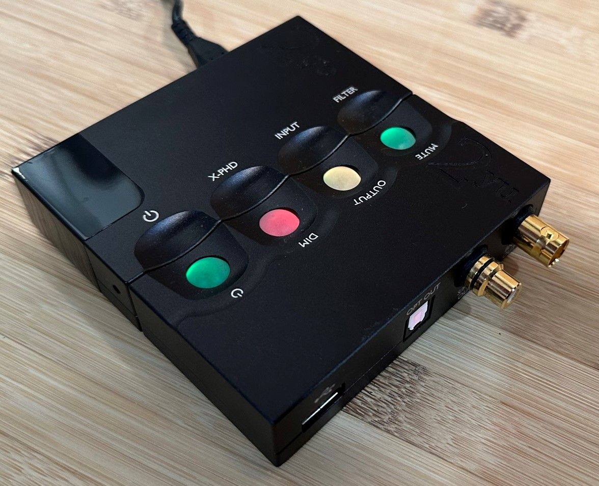 Chord Electronics DAVE DAC in black with Ensemble Stand... 6