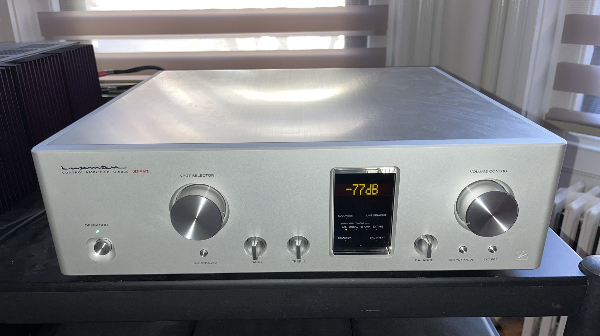 Luxman C-900u preamp