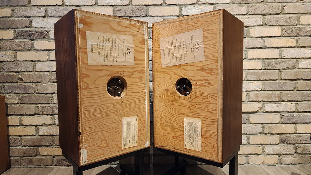 Acoustic Research AR-2 Vintage Loudspeakers - Tested / ... 6