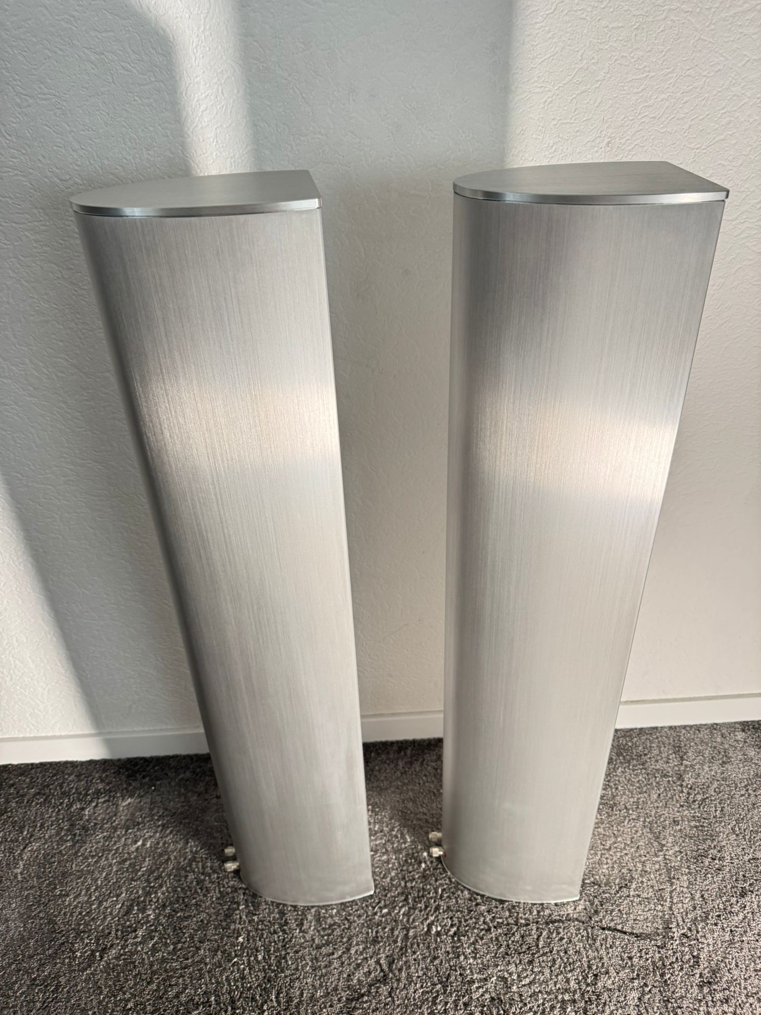 Piega Premium 501 speakers in silver from 2022 10