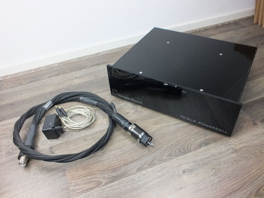 Synergistic Research Tesla PowerCell 10se power conditioner