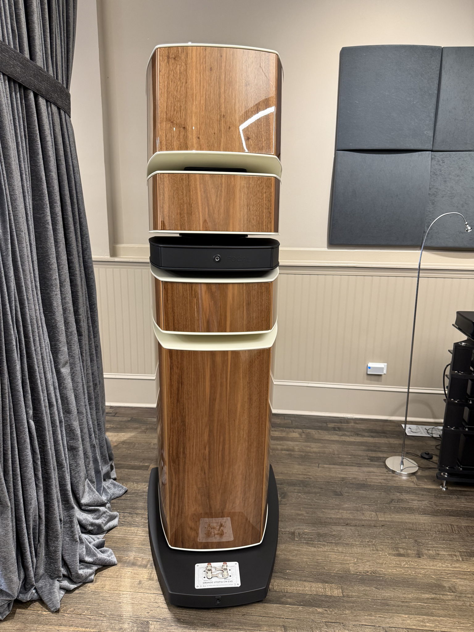 Focal - Grande Utopia EM EVO (Pair) - Natural Walnut Fi... 4