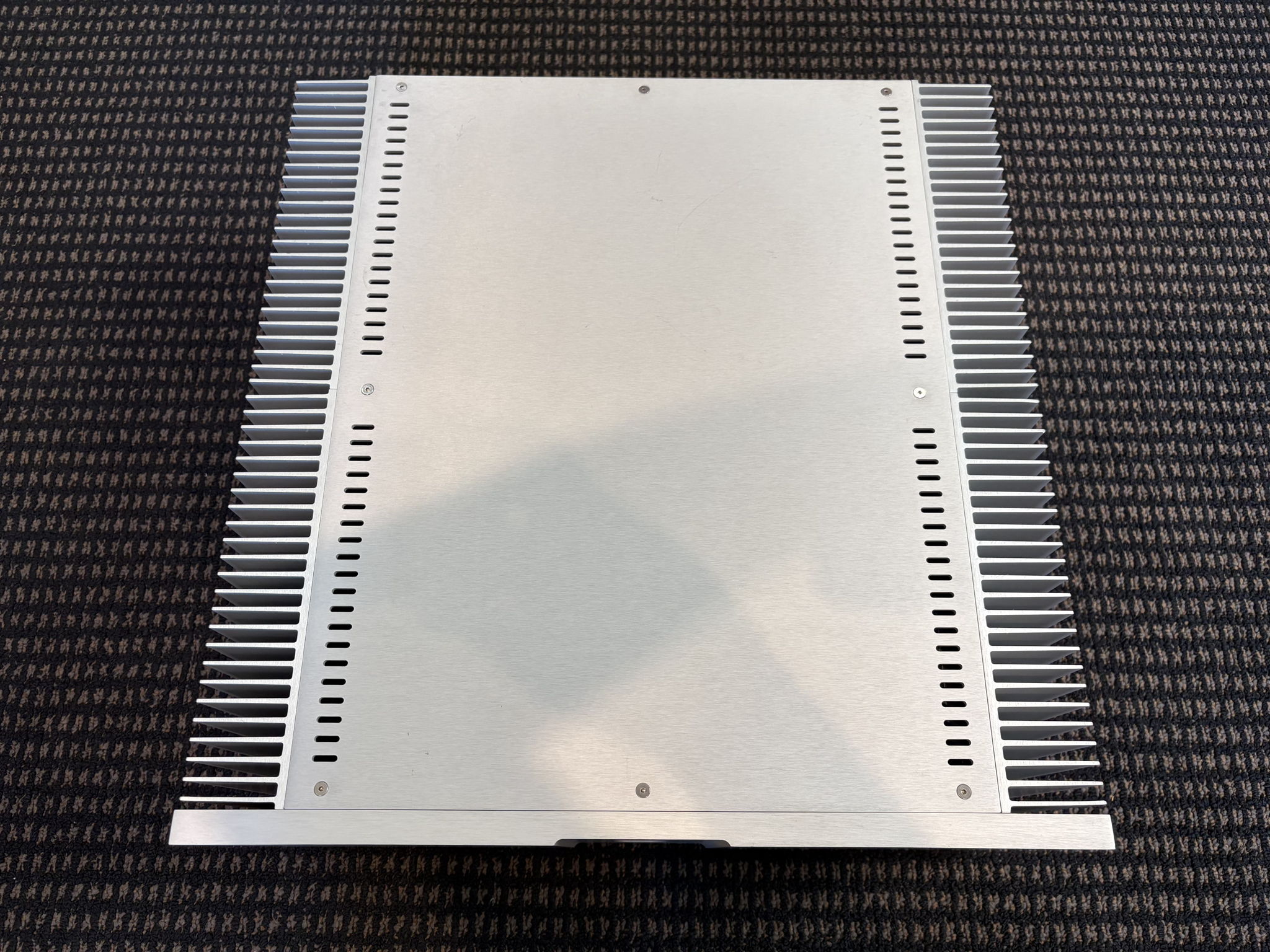 Ayre Acoustics V-1 in Silver 3