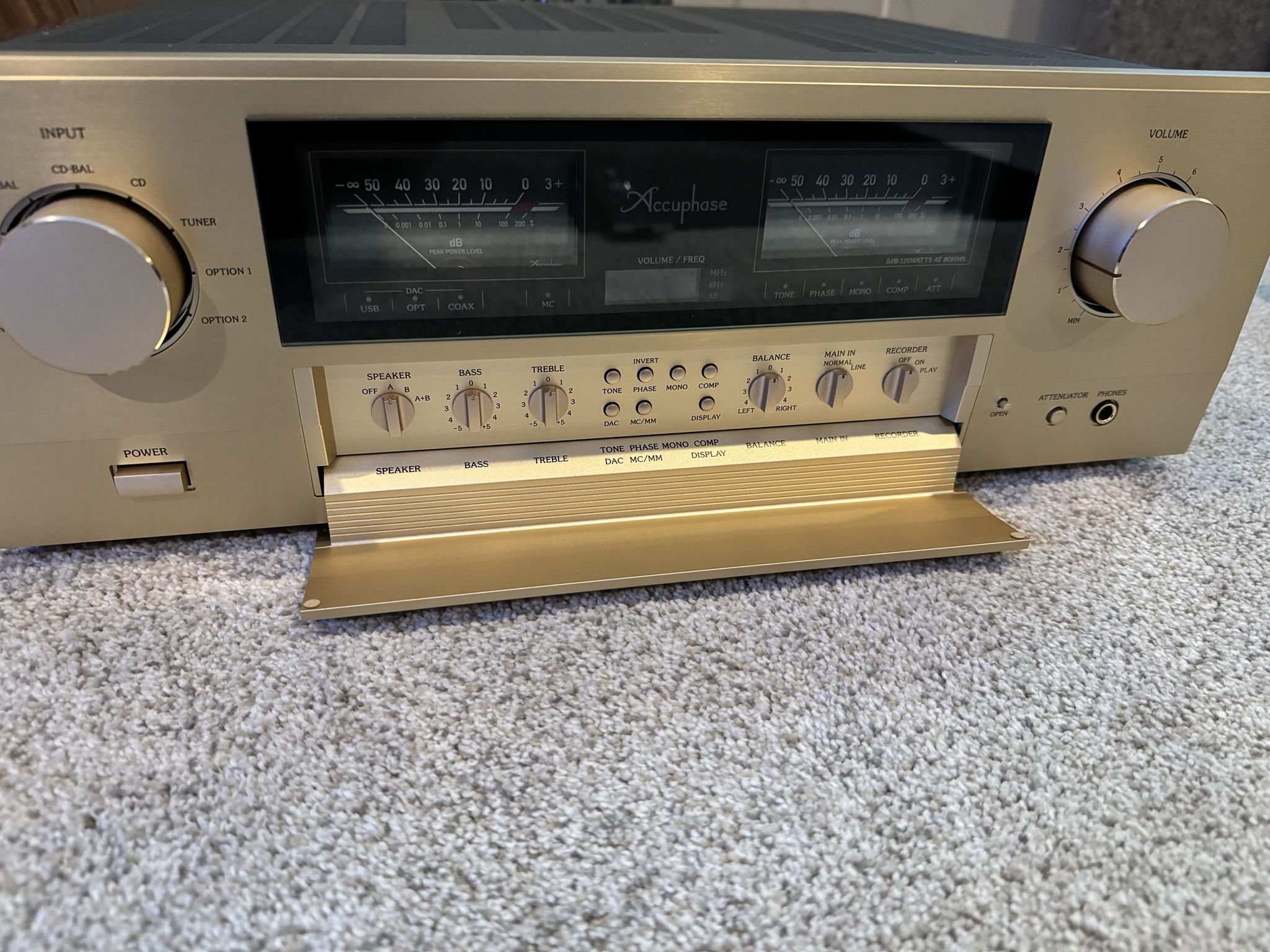 Accuphase E380 integrated amplifier (120v) 3