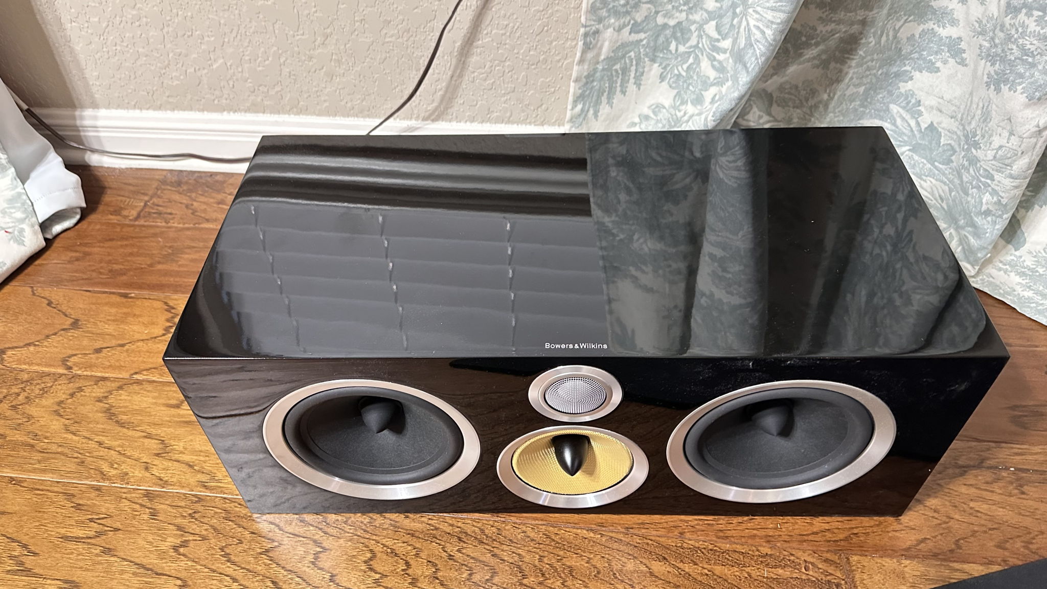 Bowers & Wilkins CM Centre 2 S2 – Flagship CM-Series Ce... 3