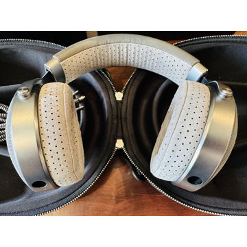 Focal Clear Open-Back Over Ear Headphones Works Great E...