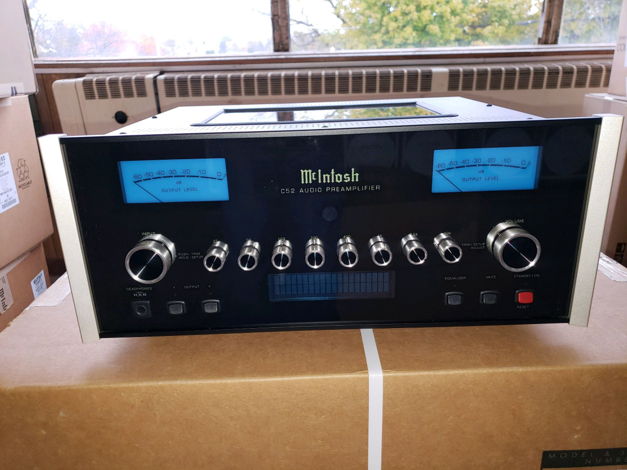MINT CONDITION McIntosh C52 2-Channel Solid State Pream...
