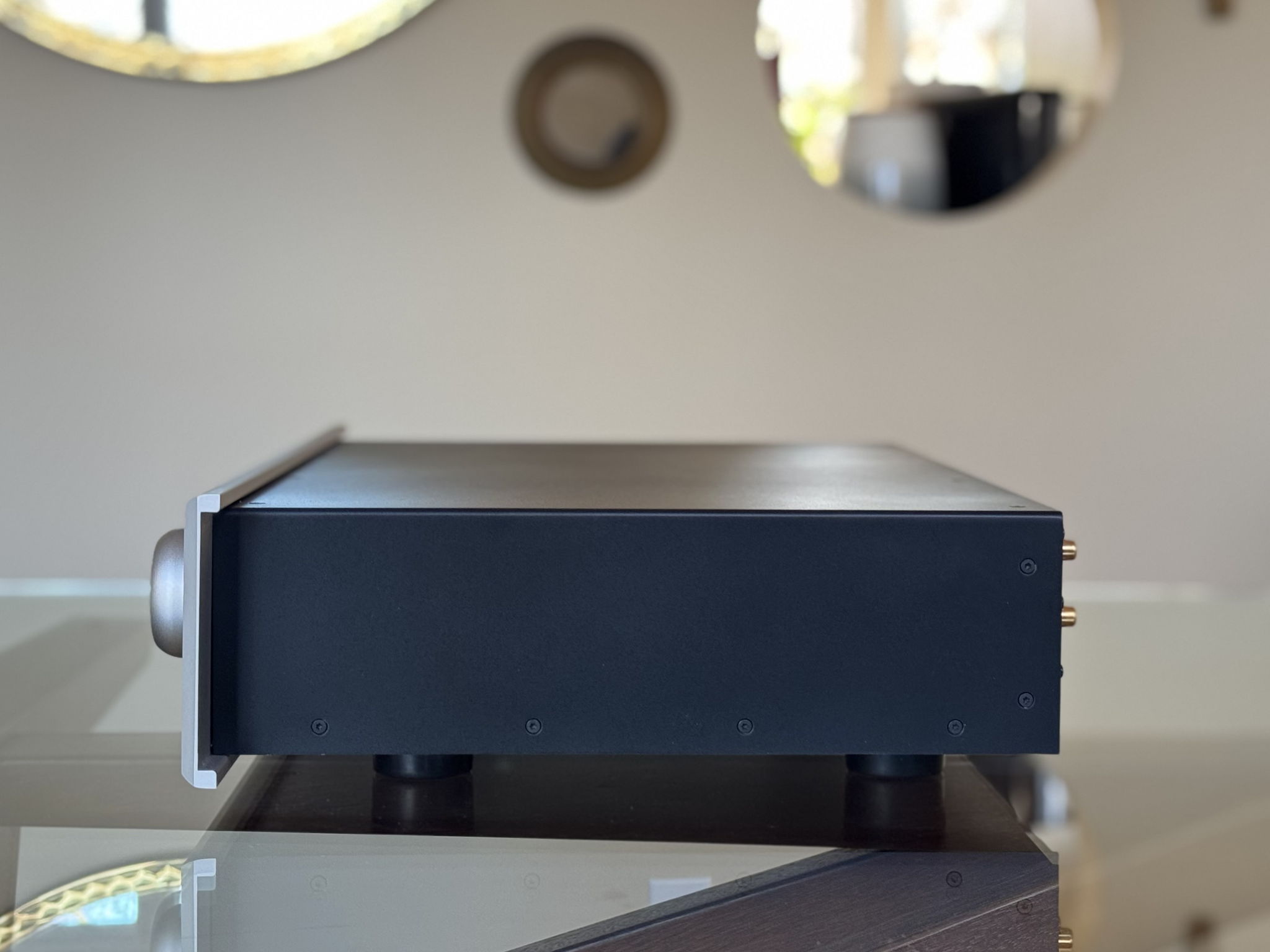 Bryston BR-20 Streamer DAC and Class A Preamplifier, Fr... 4