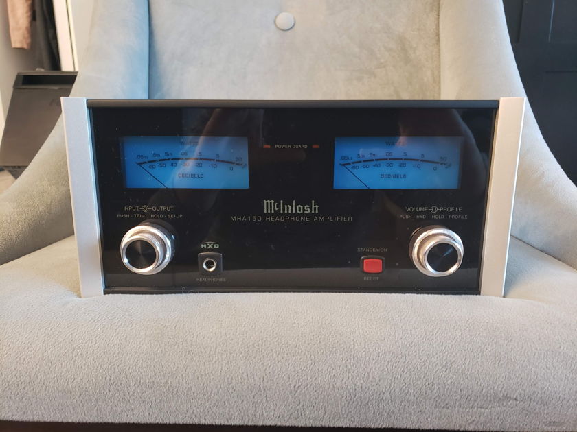 Mcintosh MHA-150 - Mint, current generation, headphone amp, Chicago