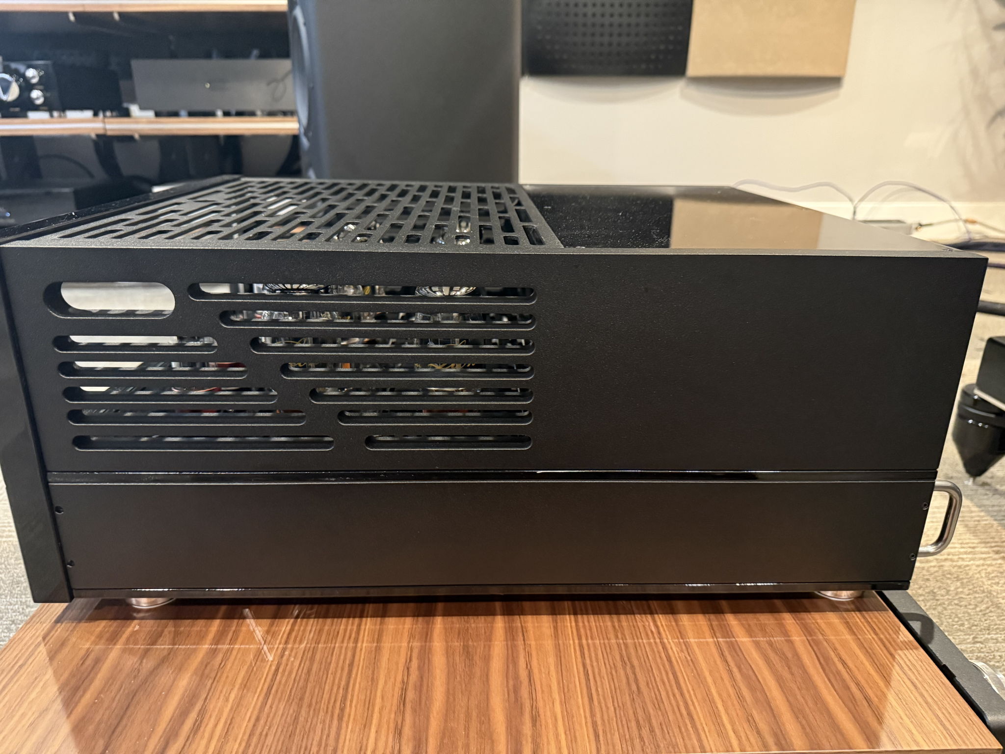 VAC Master 300 Amplifier 4