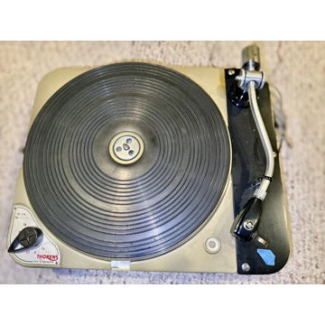 Thorens TD124 with Accessories
