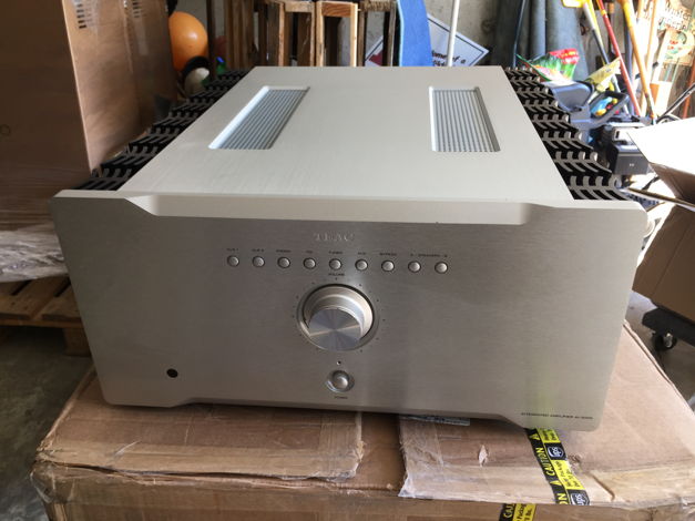 TEAC AI-3000 integrated amp - mint customer trade-in