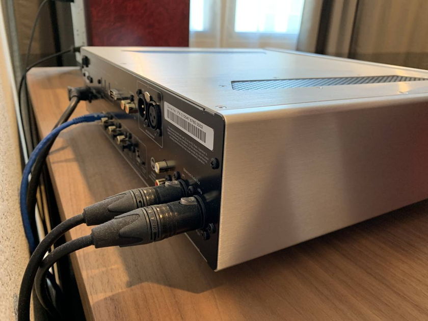Excellent Cambridge Audio Azur 851N Network Stramer/DAC/Digital Preamp