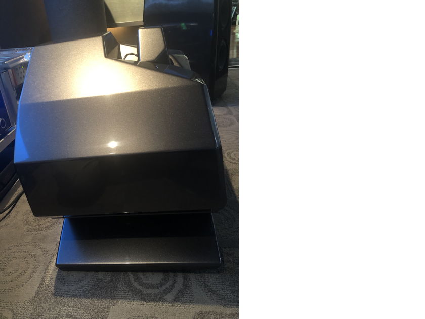 Wilson Audio Mezzo CS Center w Hourglass Stand