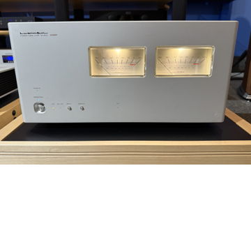 Luxman M-900U