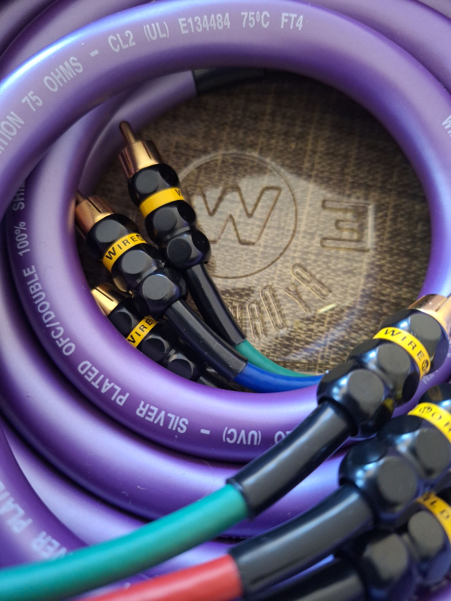 Wireworld UltraViolet III + 9 meters/30 feet COMPONENT ... 2