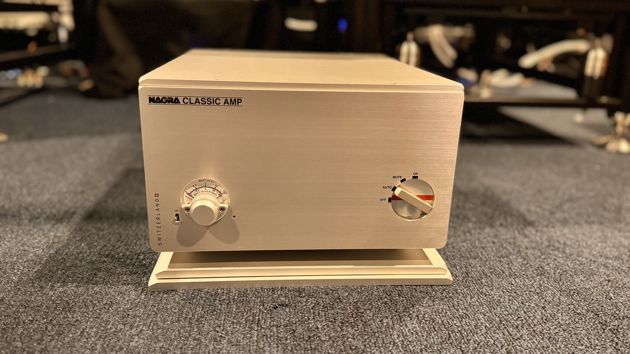 Nagra Classic Amplifier With Isolation Base 6