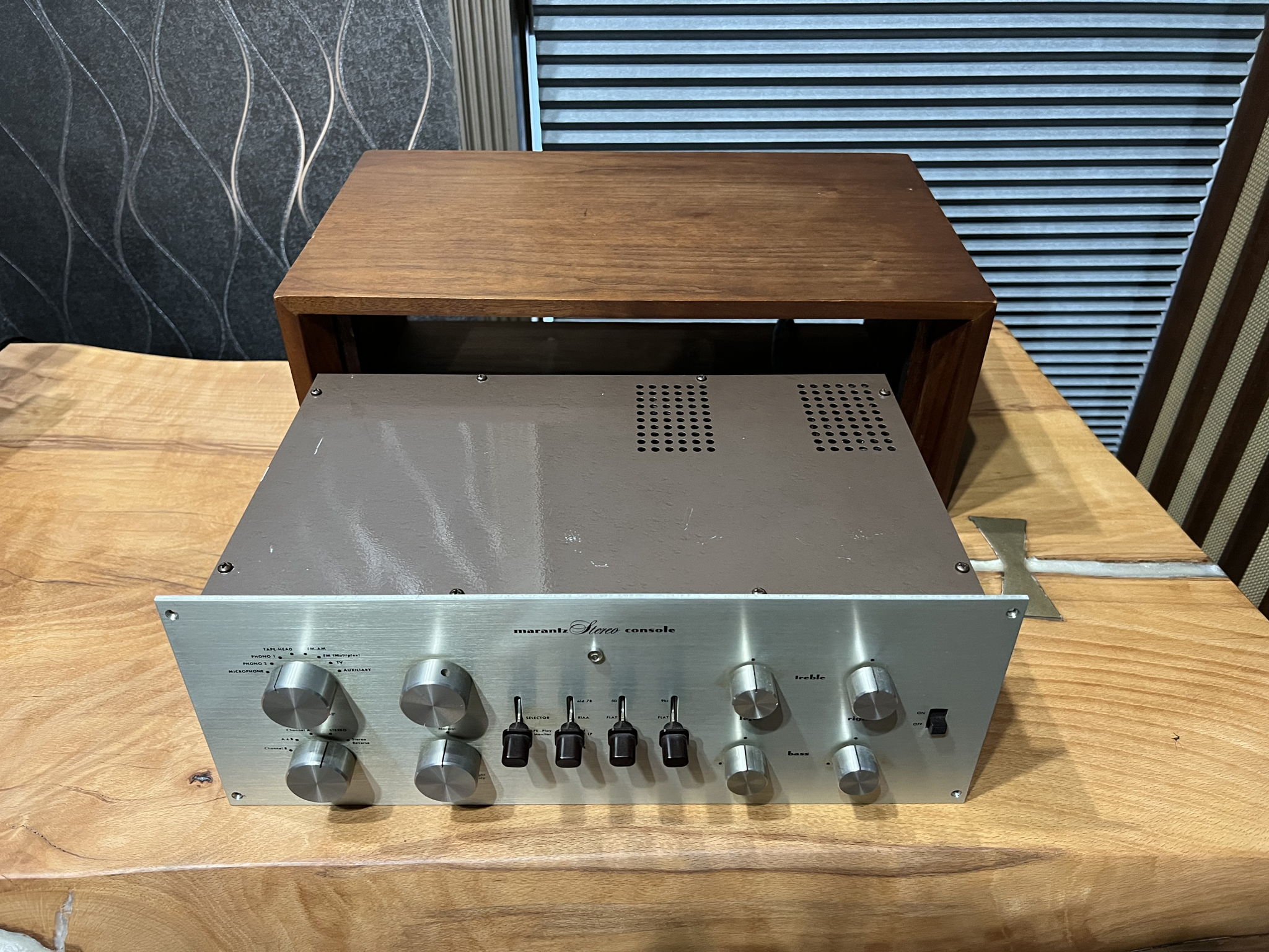 Marantz 7C preamp and Marantz 9 mono blocks 9