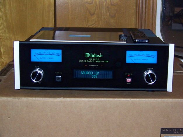 McIntosh MA5200 Integrated - Excellent Condition - Comp...