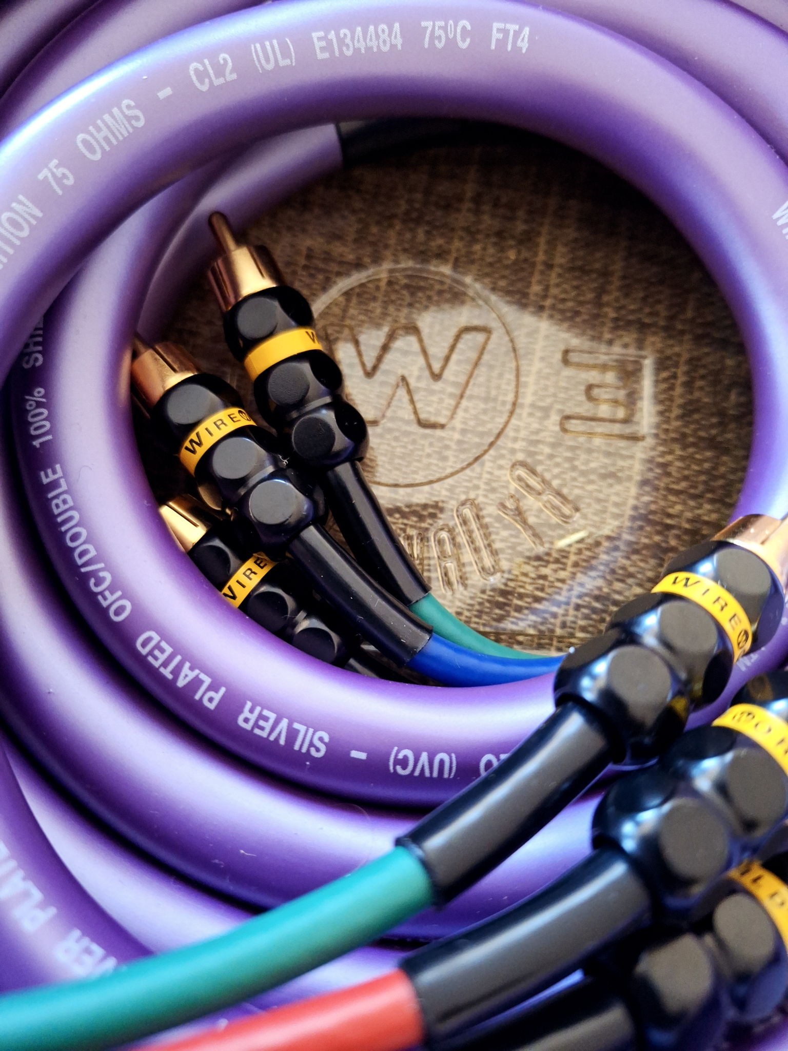 Wireworld UltraViolet III + 9 meters/30 feet COMPONENT ... 6