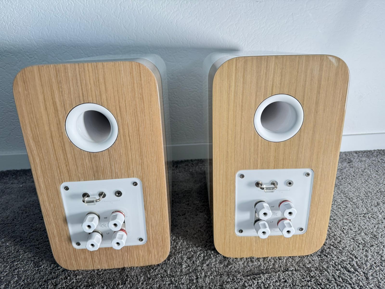 Q Acoustics Concept 300 speakers with stands 10
