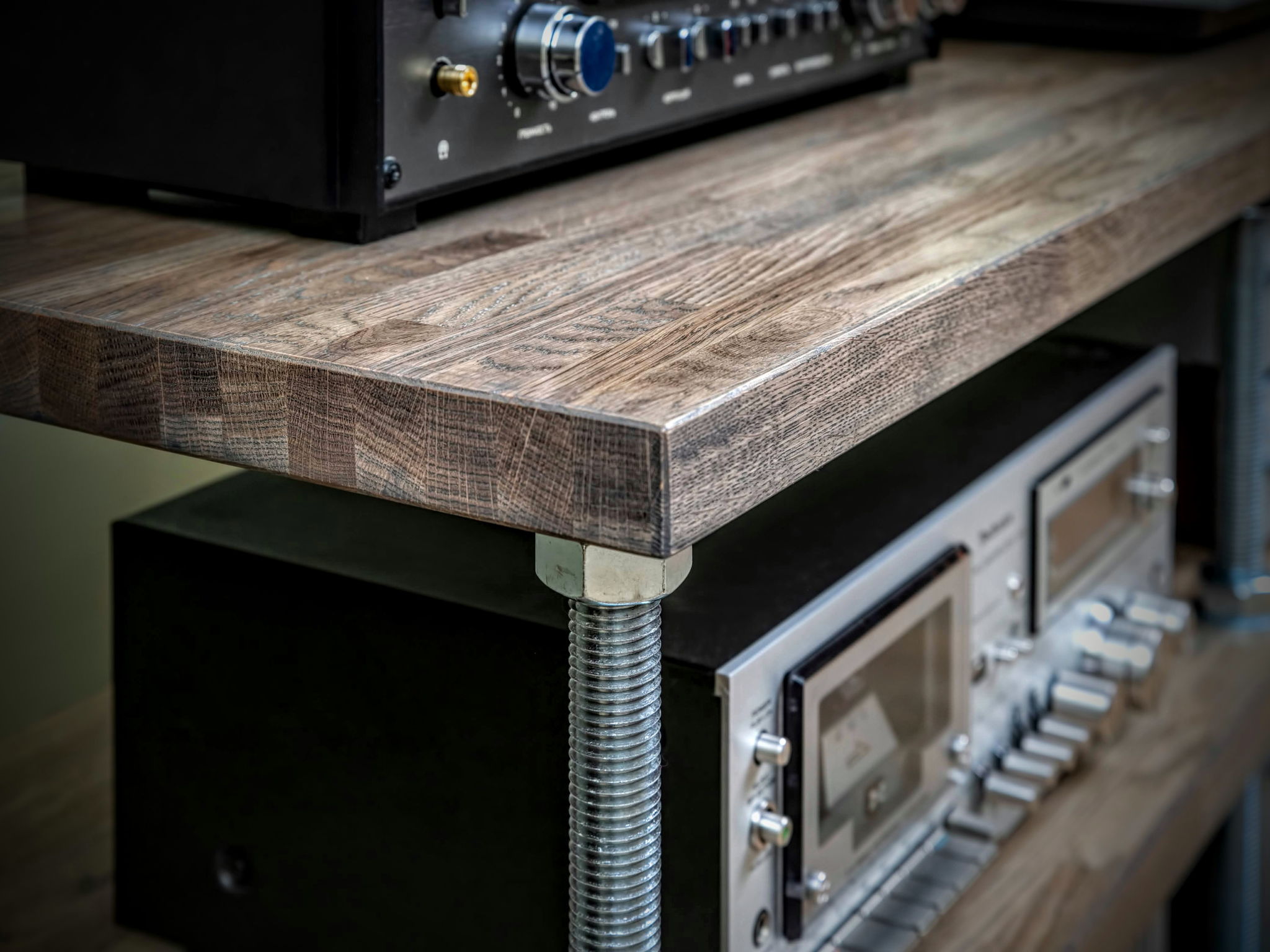 Audio rack with adjustable oak shelves 4