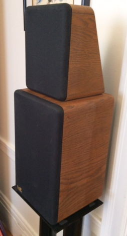 Miller & Kreisel S-1B / V-2B speakers