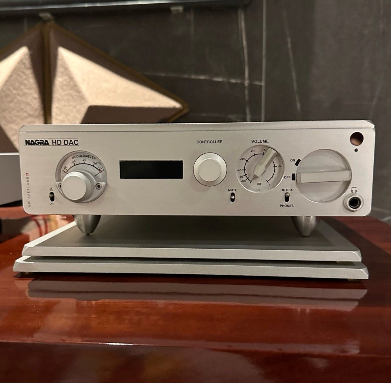 Nagra HD DAC - Free Shipping 6