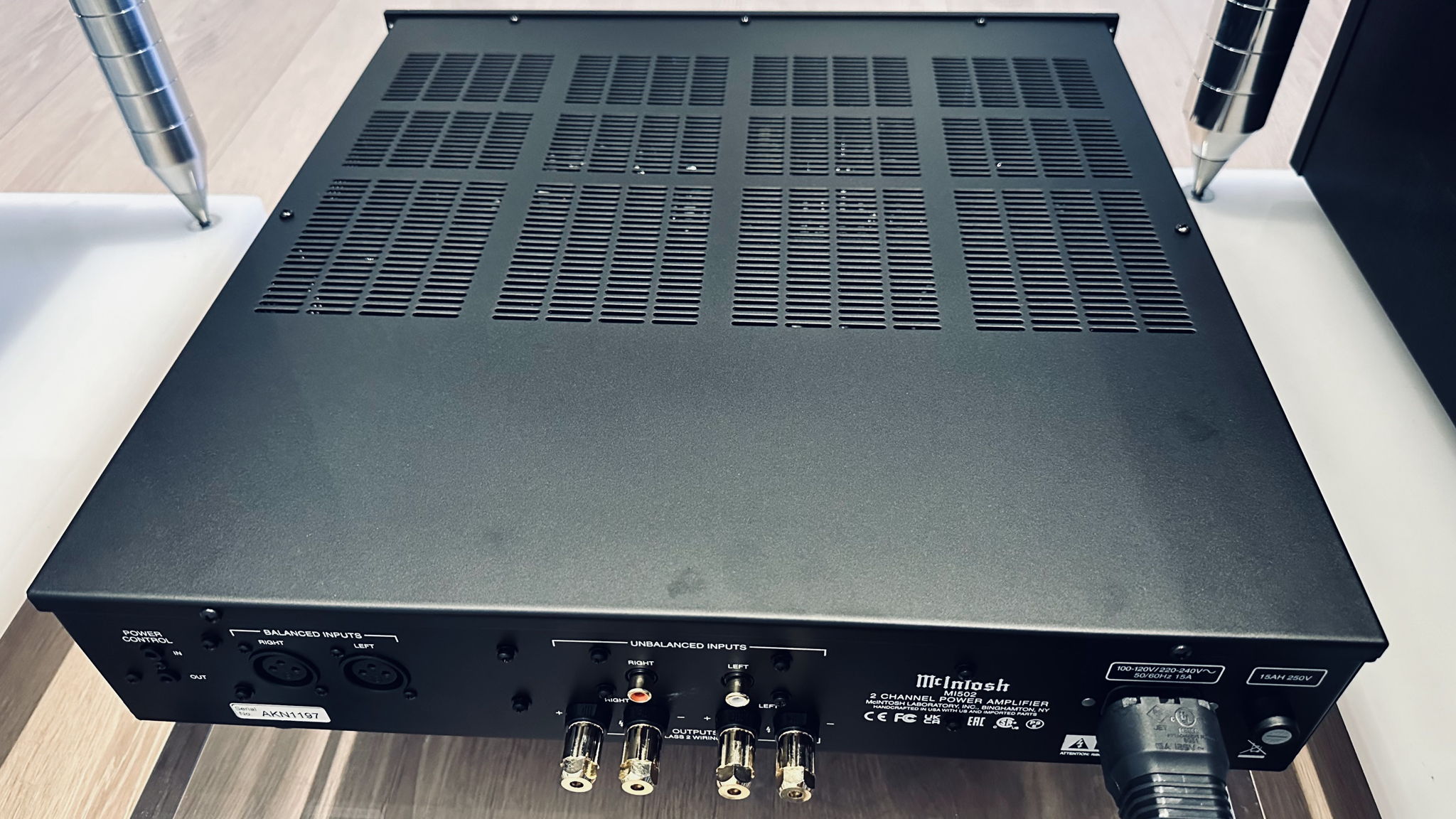 McIntosh MI502 Power 2 Channel Digital Amplifier MINT 5